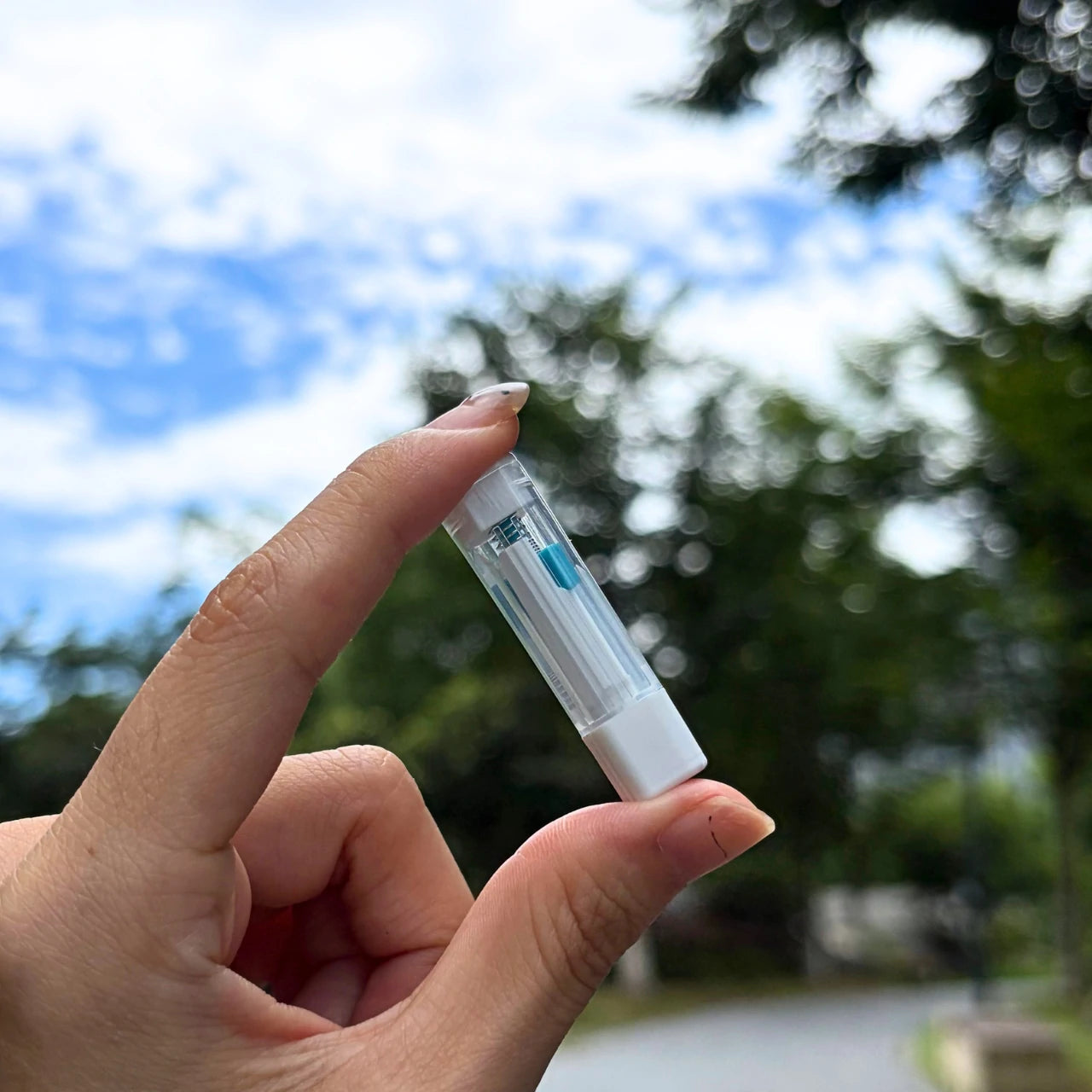 Sensifine Safety Lancets Mini are sterile, pressure-activated safety lancets that can be used without an additional lancing device.